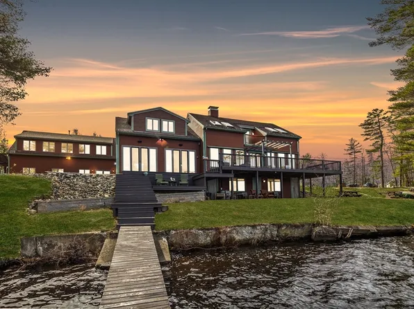 152 Kimball Rd, Amesbury, MA 01913