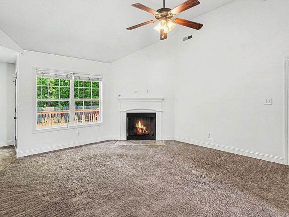 4th image of 598 Cameo Ct