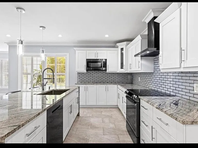 5210 Floridan Ave — Photo 8