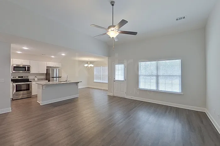 4 bed, 2.0 bath, 1588 sqft, $1,995 — Photo 2