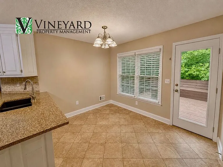 2443 Doubletree Dr NW — Photo 8