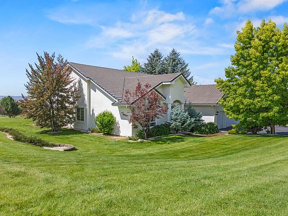 5th image of 9456 Greenbriar Dr