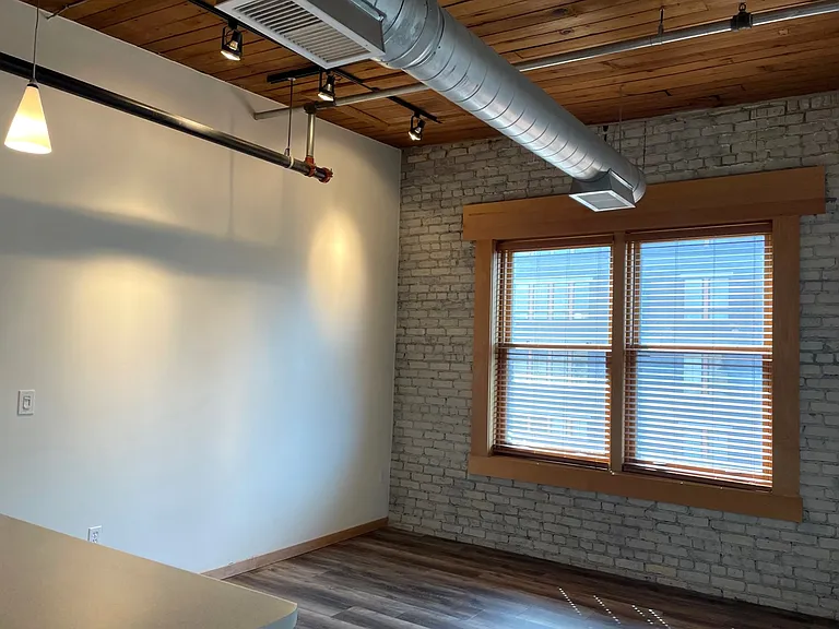 309 Roberts St N #404 — Photo 12