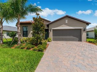 466 SE Vallarta Dr SE, Port Saint Lucie, FL 34984