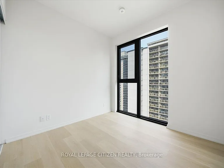 109 Erskine Ave #1502 — Photo 16