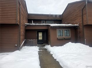 720 Idlewood Blvd, Baldwinsville, NY 13027