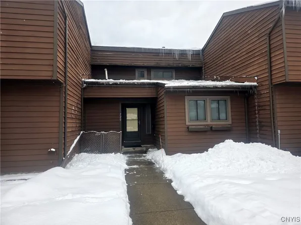 720 Idlewood Blvd, Baldwinsville, NY 13027