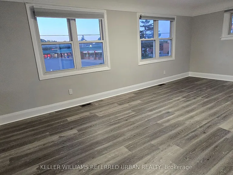 399 King St W — Photo 16