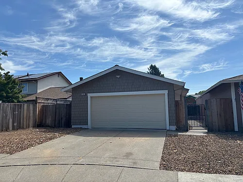 1068 Whiteman Way Photo 1