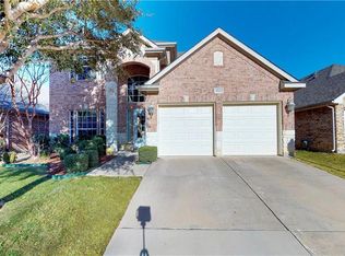 6864 Landing Dr, Grand Prairie, TX 75054