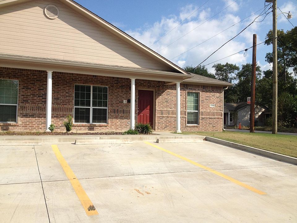 1st image of 681 N Bradford St APT 3