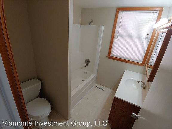 5th image of 18415 Wentworth Ave