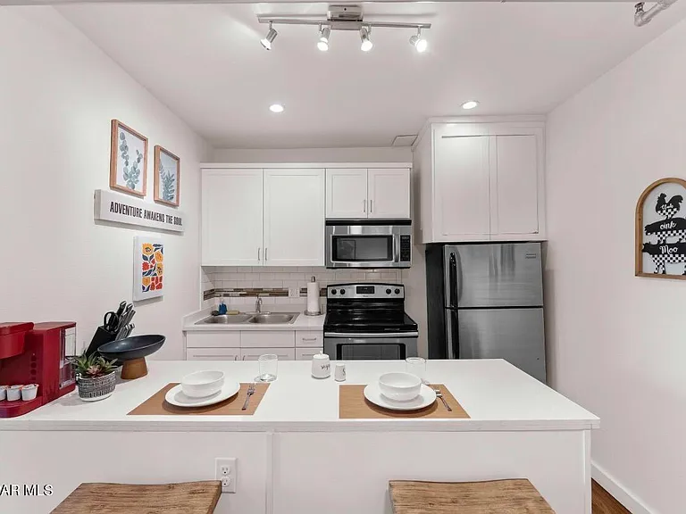 513 W San Antonio Ave #3 — Photo 6