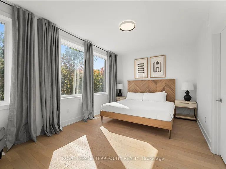 37 Rockmount Cres — Photo 17