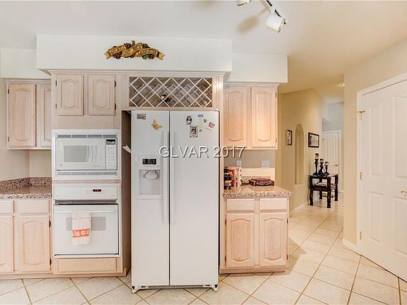 3rd image of 7944 Marbella Cir