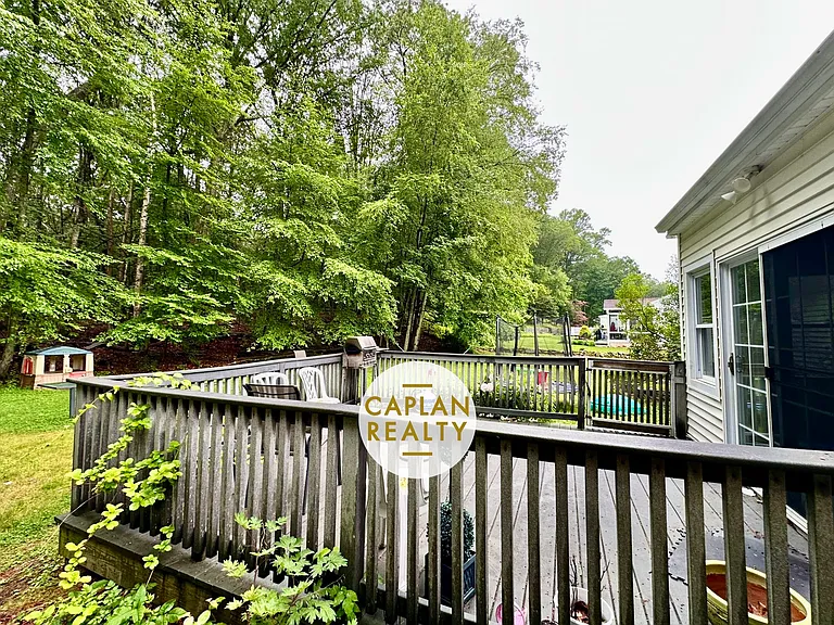 88 Curtis Dr — Photo 22