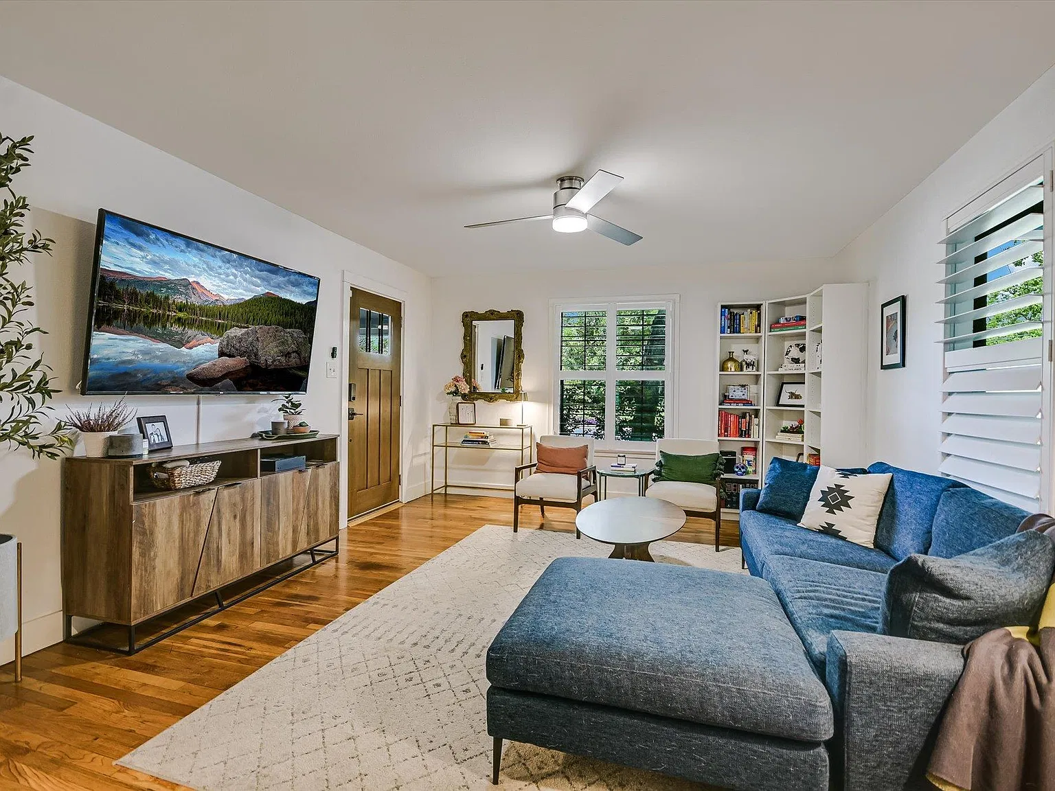 3 bed, 2.0 bath, 1678 sqft, $3,200 — Photo 4