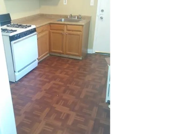 1422 N Dukeland St, Baltimore, MD 21216
