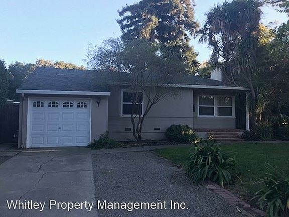 2nd image of 12 Iris Ln