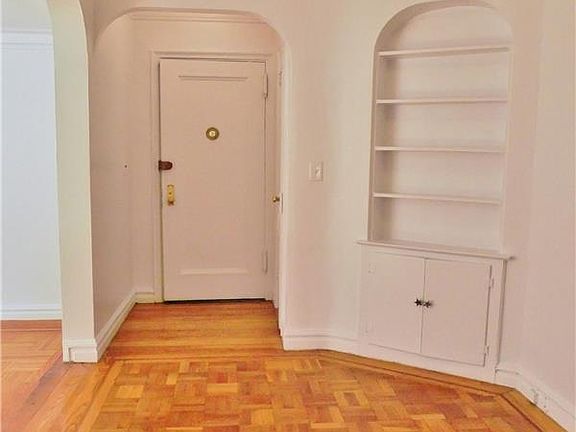 4th image of 57 Park Ter W APT 5-C