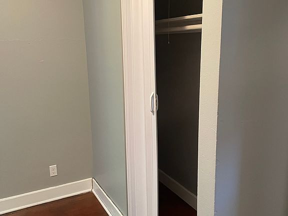 2nd image of 578 Shoop Ave #578