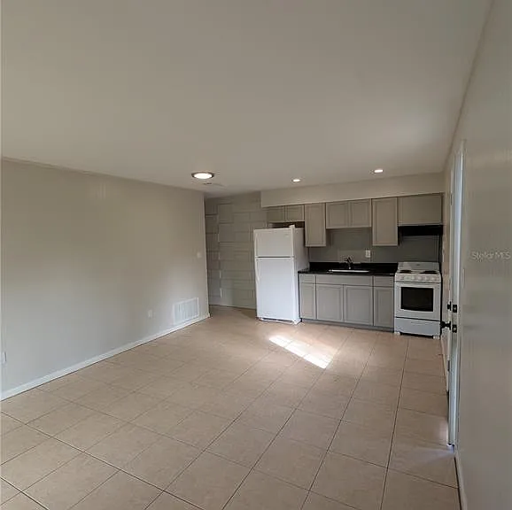 805 NW 40th Ave — Photo 5