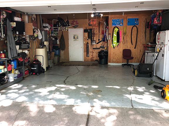 Double car garage w/storage!