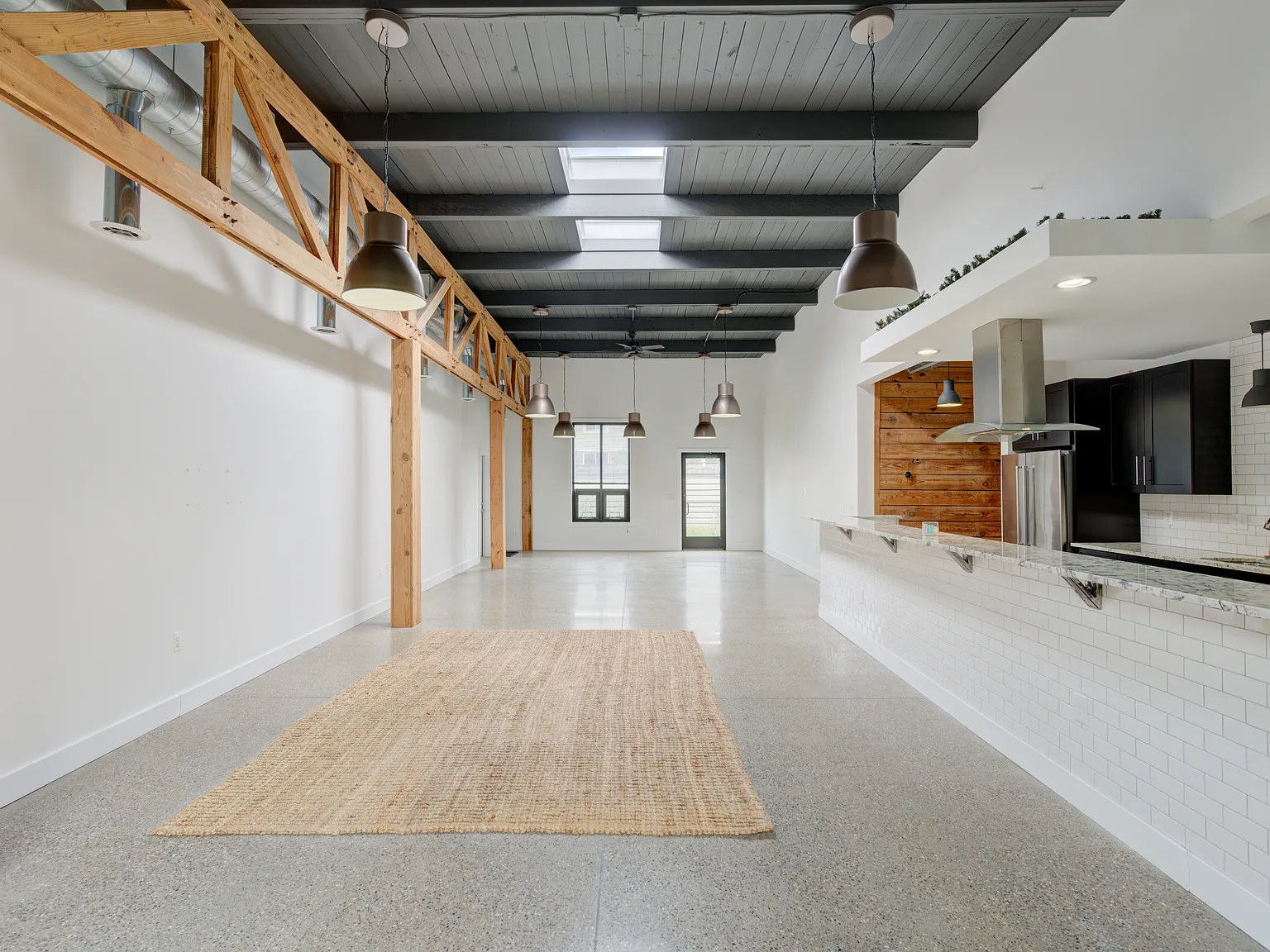 2 bed, 2059 sqft, $4,000 — Photo 4