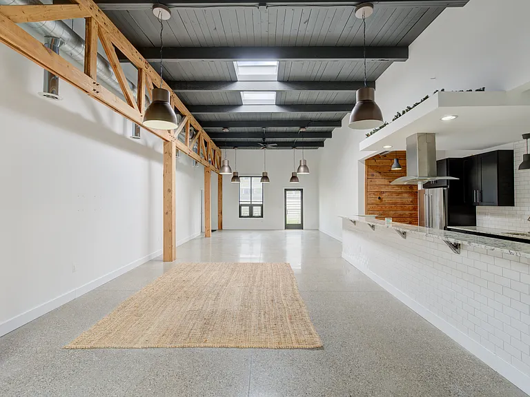 1300 Batavia Ave #2 — Photo 4