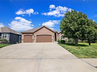 17120 W 197th Pl, Spring Hill, KS 66083
