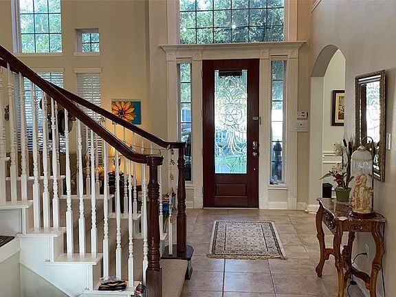 2nd image of 1123 Shady Knoll Ln