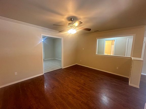 5th image of 2221 Woodoak Dr