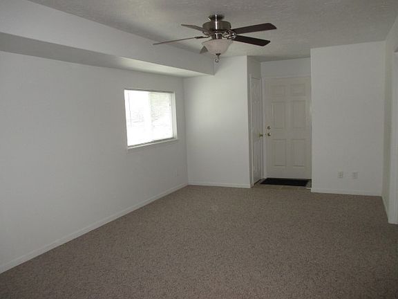 4th image of 217 E 11th St
