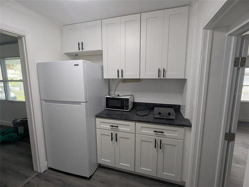 1513 Akron Dr — Photo 3