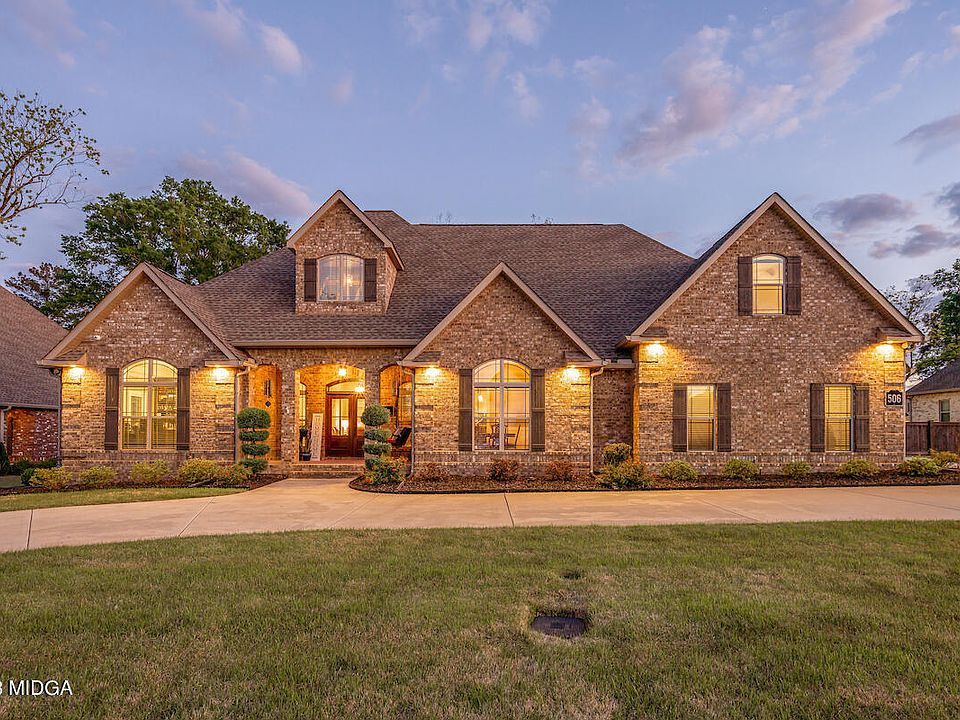 1st image of 506 Woodlands Blvd