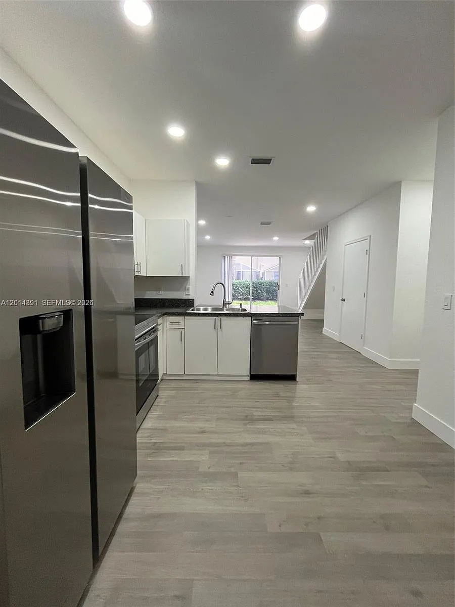 Building Photo - 2216 Ensenada Ter