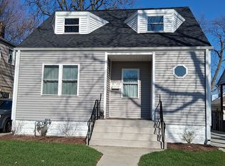 8739 S Sacramento Ave, Evergreen Park, IL