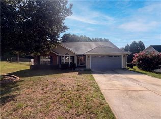 5702 River Glen Dr, Greensboro, NC 27455