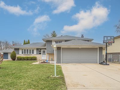 153 N Circle Ave, Bloomingdale, IL, 60108