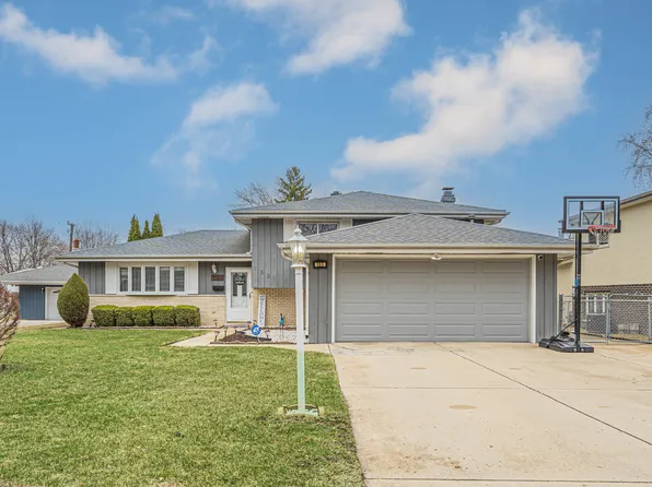 153 N Circle Ave, Bloomingdale, IL 60108