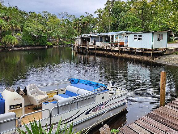 Manatee Pub