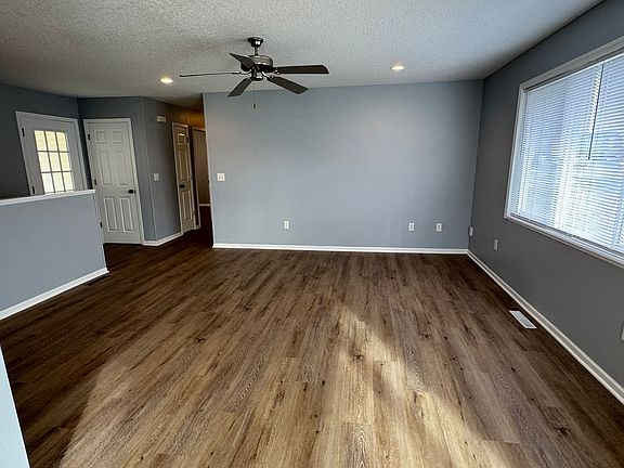 3rd image of 312 Dotson Dr