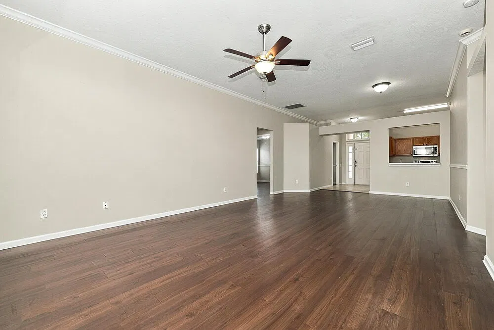 4 bed, 2.0 bath, 1665 sqft, $2,155 — Photo 4
