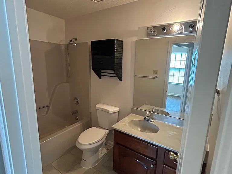 2305 Coraltree Dr — Photo 7