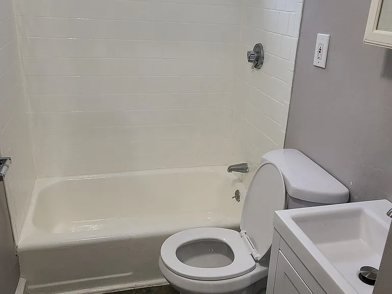 105 Ballard St #1A — Photo 7