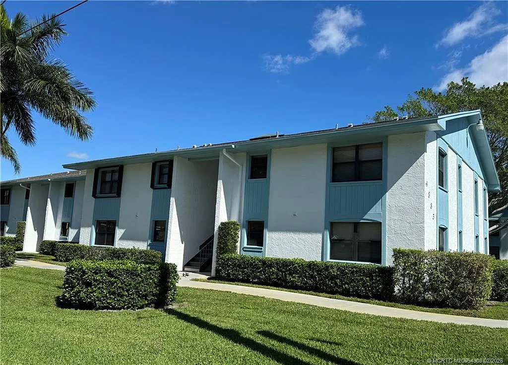 2 bed, 2.0 bath, 1273 sqft, $2,500 — Photo 3