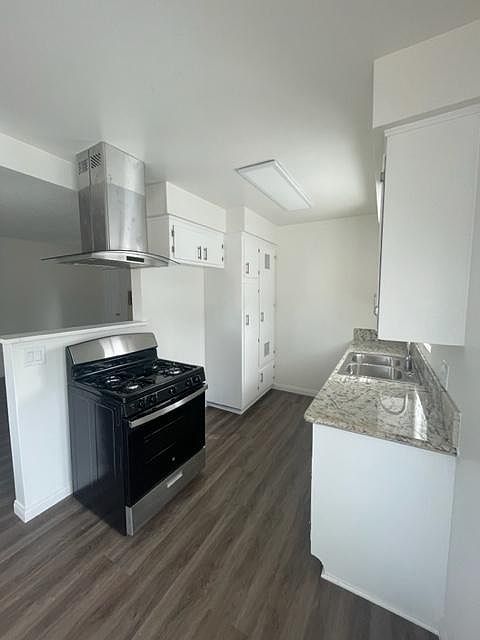 1st image of 850 N Marengo Ave APT 4