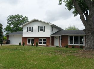 1412 Hunter Pl, Columbus, IN 47203