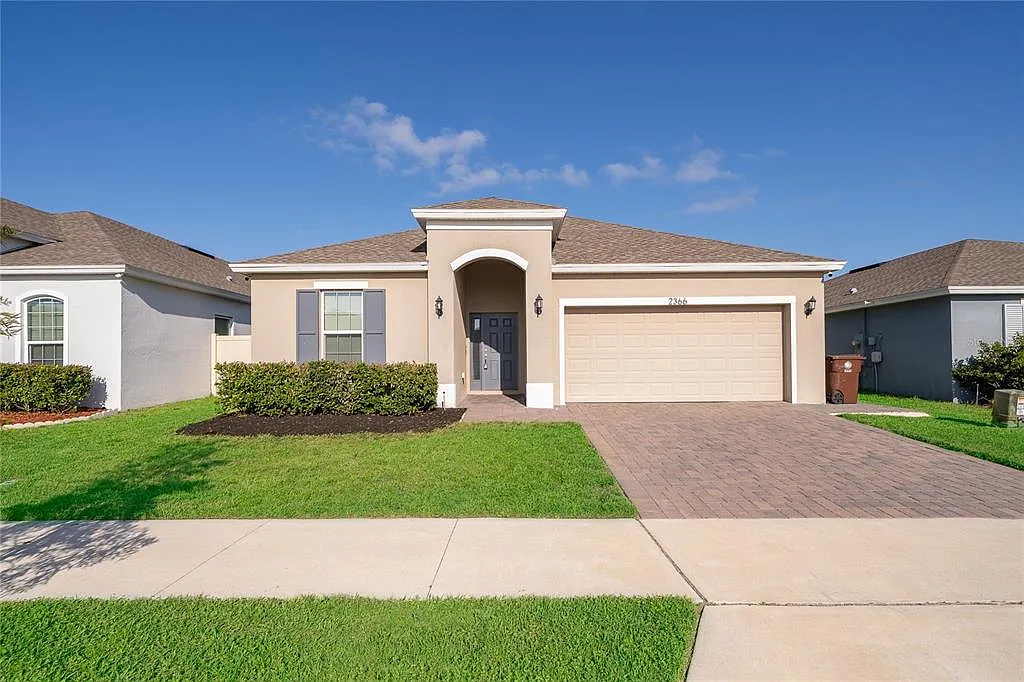4 bed, 2.0 bath, 1959 sqft, $2,399 — Photo 1