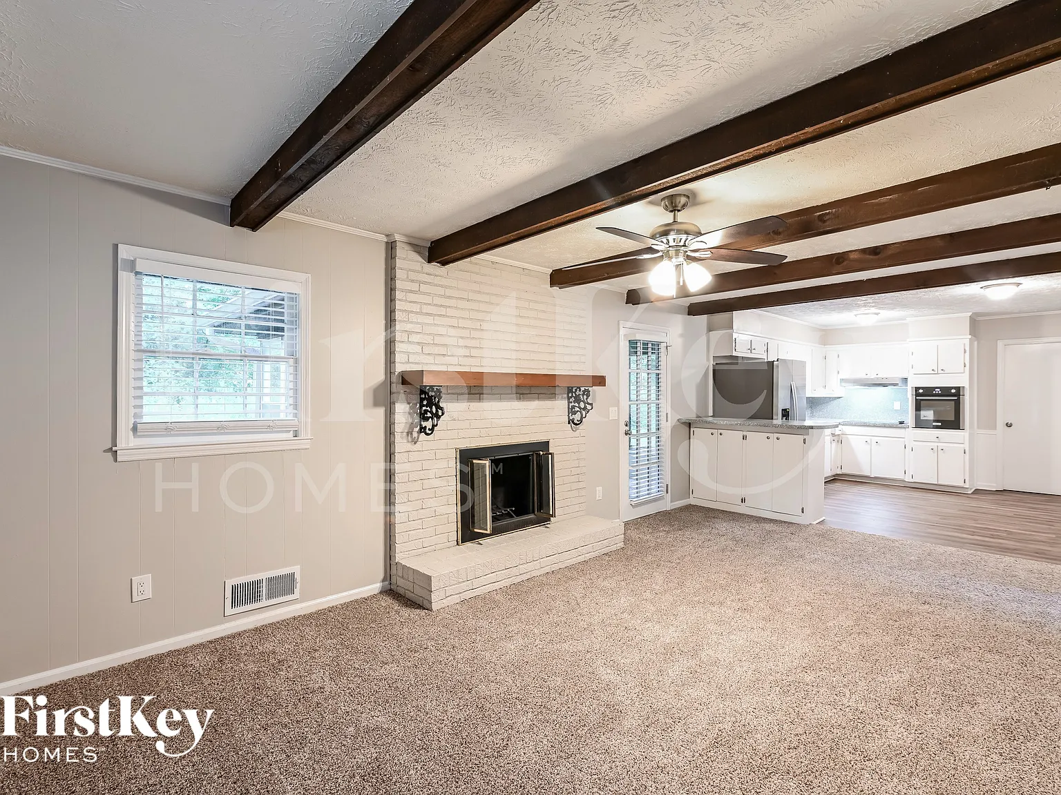3 bed, 2.0 bath, 1761 sqft, $2,120 — Photo 4